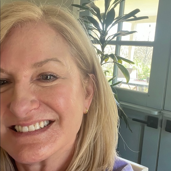 Meet your Posher, Leslie - Picture 1 of 1